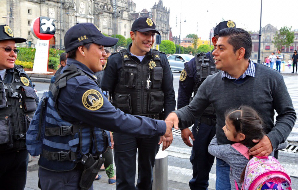 Rencontre avec des policiers à Mexico