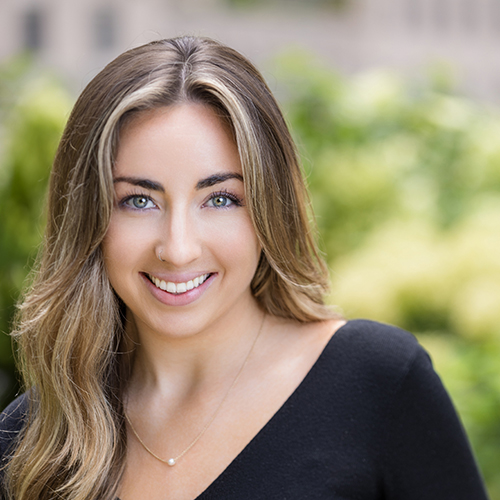 Caroline Lawton headshot photo