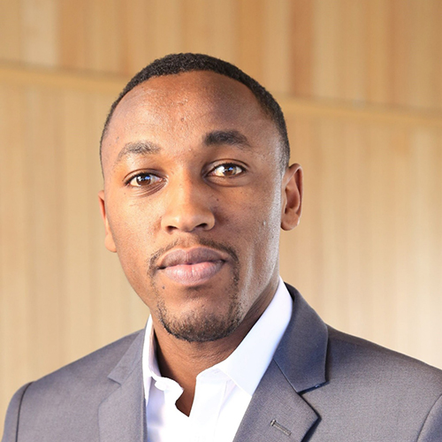 Wainaina headshot photo