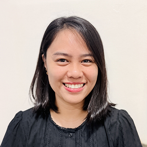 Pauline headshot photo