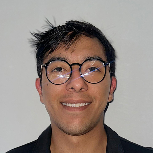 Santiago headshot photo