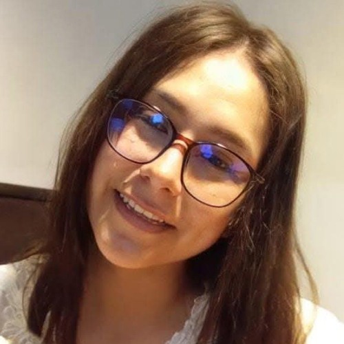 Aracely headshot photo