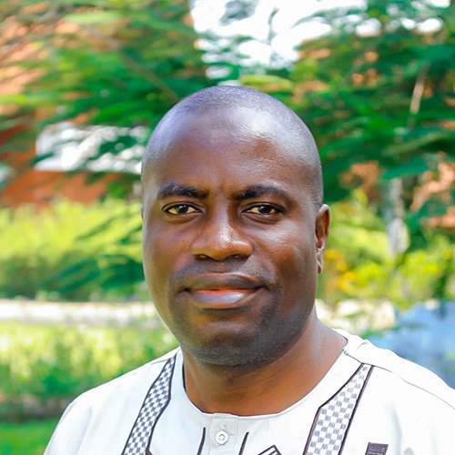 Oumar headshot photo