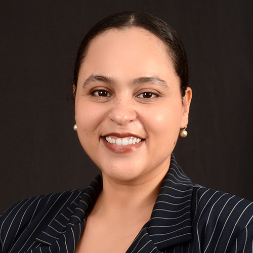 Hanane headshot photo