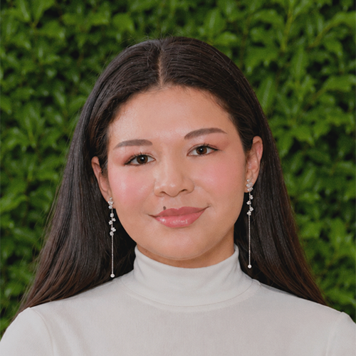 Angie headshot photo