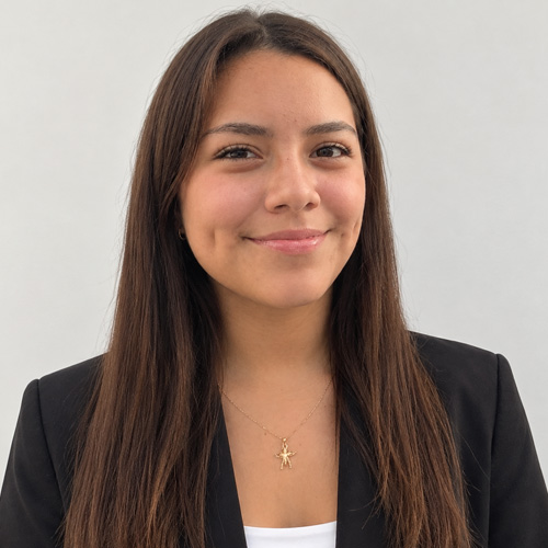 Yanella-Cordova-headshot-photo