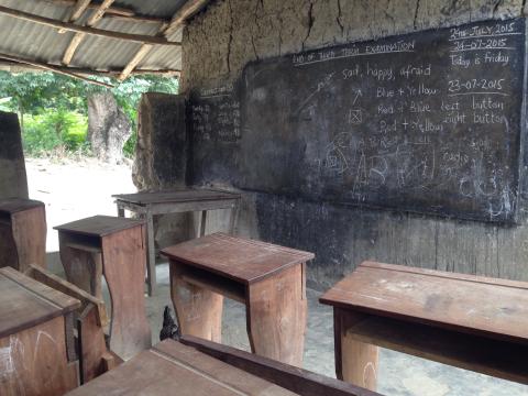 Une photo d'une école dans un village autour du lac Bosomtwe, au Ghana. © 2015 Chuck Chua