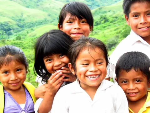 Una foto de niños en Panamá. Esta foto se usó en una publicación de blog de 2018 sobre JADENKA, en coautoría de Emma Naslund-Hadley, Carmen Albertos y Cynthia Hobbs del BID. © 2018 BID / Emma Naslund-Hadley
