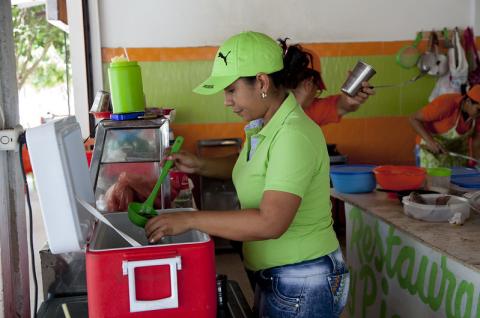 Women working in a restaurant