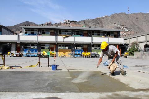 A school in Peru undergoing maintenance. © Peru Ministry of Education