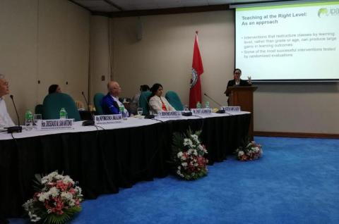 Nasreena presenting at the Senate