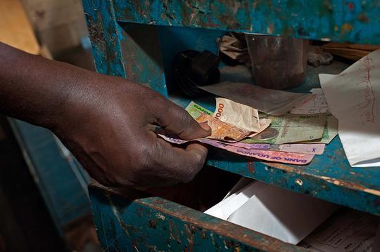 uganda-cash.jpg uganda-cash.jpg