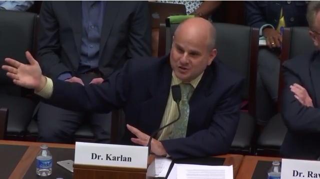 Dean Karlan Testificando ante el Comité del Congreso